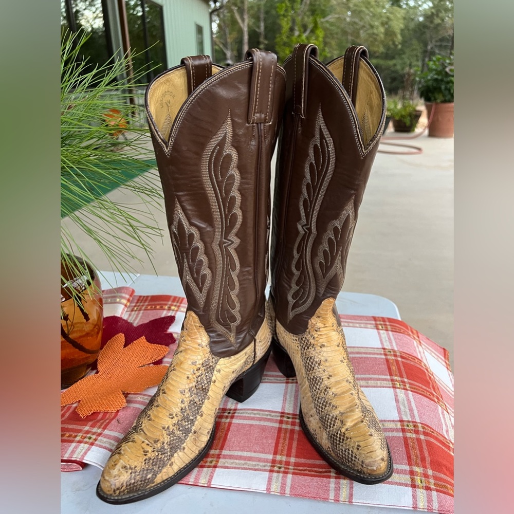 Tony Lama snake boots 6.5.